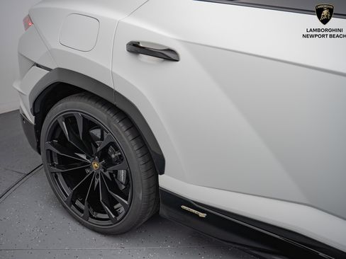 Used 2024 Lamborghini Urus S image 8