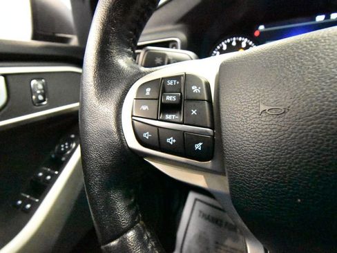 Used 2021 Ford Explorer XLT w/ Equipment Group 202A AWD/4WD image 12