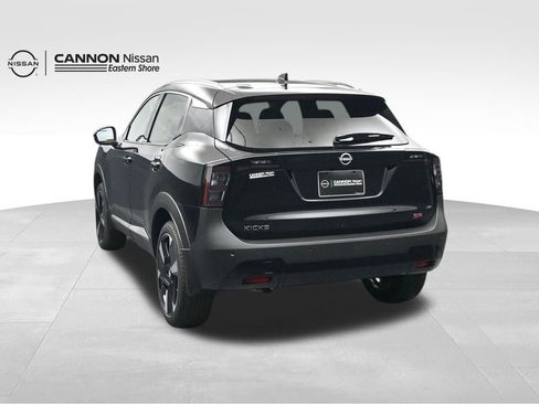 New 2026 Nissan Kicks SR w/ SR Premium Package FWD image 4