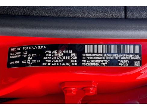 Used 2023 Jeep Renegade Latitude image 32