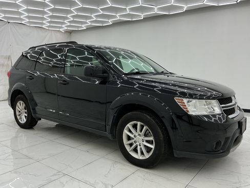 Used 2015 Dodge Journey SXT w/ Flexible Seating Group FWD image 3