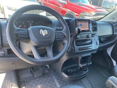 Used 2025 RAM ProMaster 2500 w/ Convenience Group FWD image 11