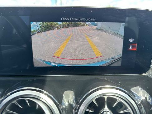 Used 2022 Mercedes-Benz GLB 250 image 33