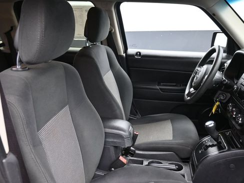 Used 2015 Jeep Patriot Sport w/ Power Value Group FWD image 24
