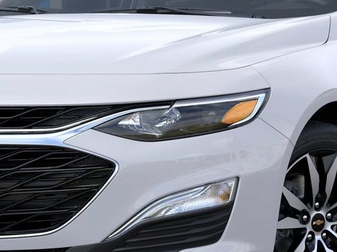 New 2025 Chevrolet Malibu RS FWD image 10