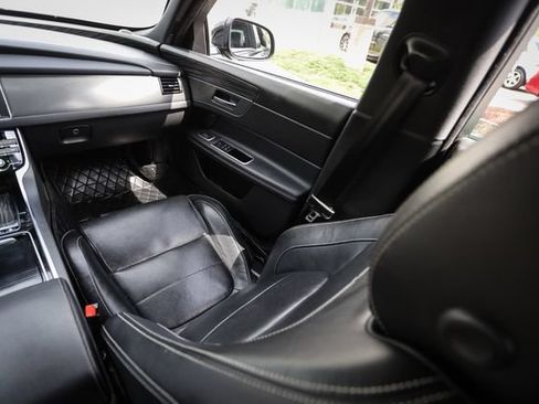 Used 2018 Jaguar XF S AWD/4WD image 51