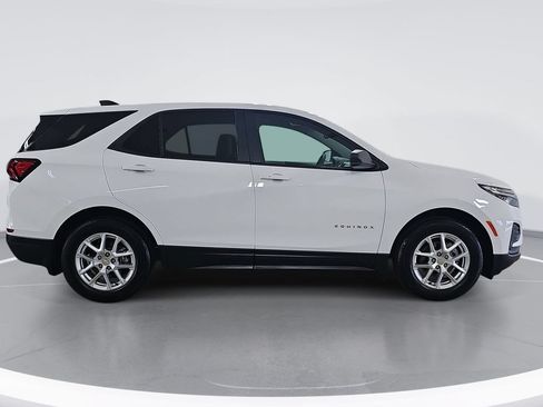 Certified 2024 Chevrolet Equinox LS w/ LS Convenience Package FWD image 2