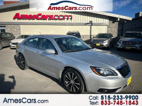 Used 2012 Chrysler 200 Touring image 1