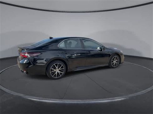 Used 2023 Toyota Camry SE image 8