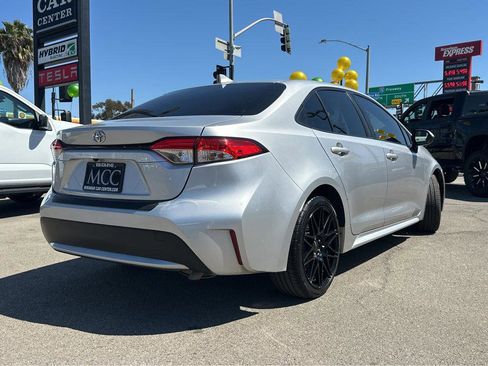Used 2020 Toyota Corolla LE w/ Carpet Mat Package (TMS) image 13