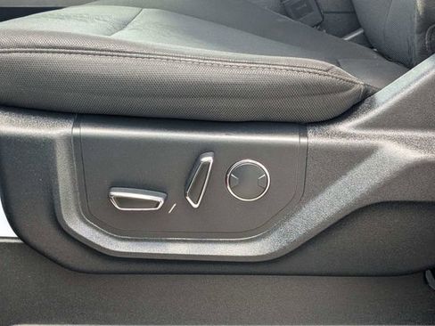 Used 2018 Ford F150 XLT w/ Equipment Group 302A Luxury AWD/4WD image 19