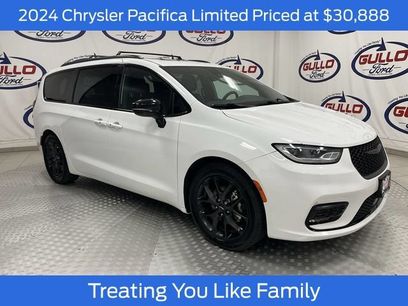 Used 2024 Chrysler Pacifica Limited w/ S Appearance Package