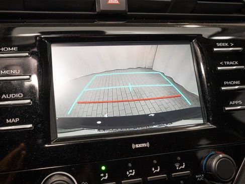 Used 2020 Toyota Camry LE image 12