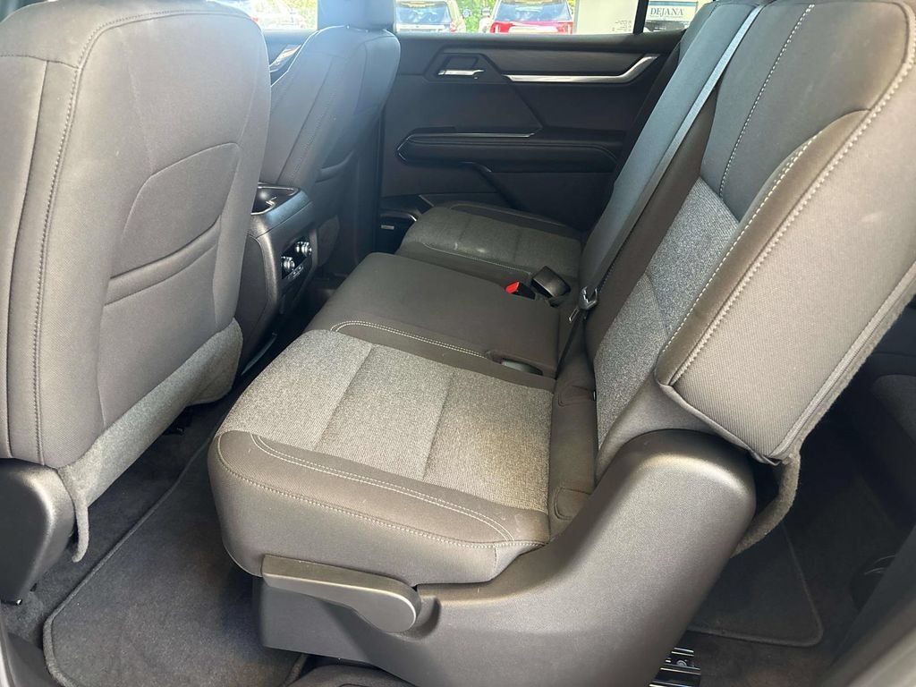 New 2025 GMC Acadia Elevation AWD/4WD image 6