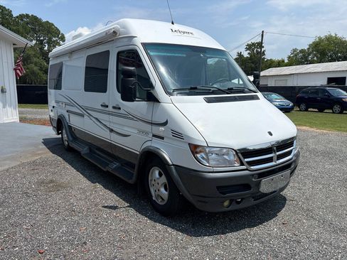 Used 2006 Dodge Sprinter 2500 w/ PWR Convenience Group RWD image 3