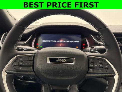 New 2025 Jeep Grand Cherokee Altitude AWD/4WD image 24