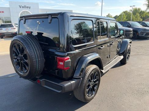 Used 2025 Jeep Wrangler Unlimited Sahara AWD/4WD image 7