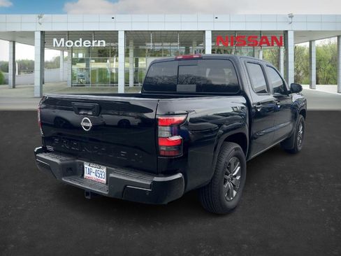 Used 2025 Nissan Frontier SV w/ SV Convenience Package image 5