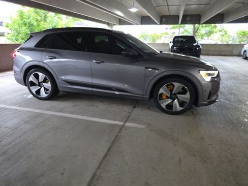 Used 2022 Audi e-tron Premium Plus AWD/4WD image 7