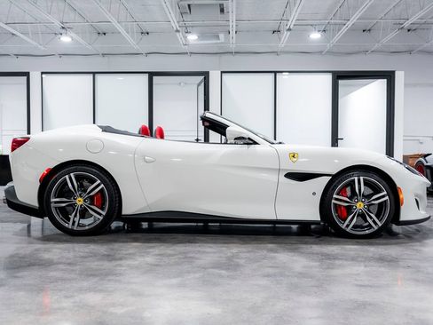 Used 2020 Ferrari Portofino RWD image 1