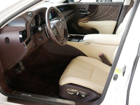 Used 2019 Lexus LS 500 AWD w/ Interior Upgrade Package image 4