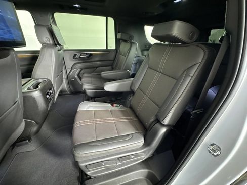 Certified 2026 Chevrolet Suburban High Country AWD/4WD image 44