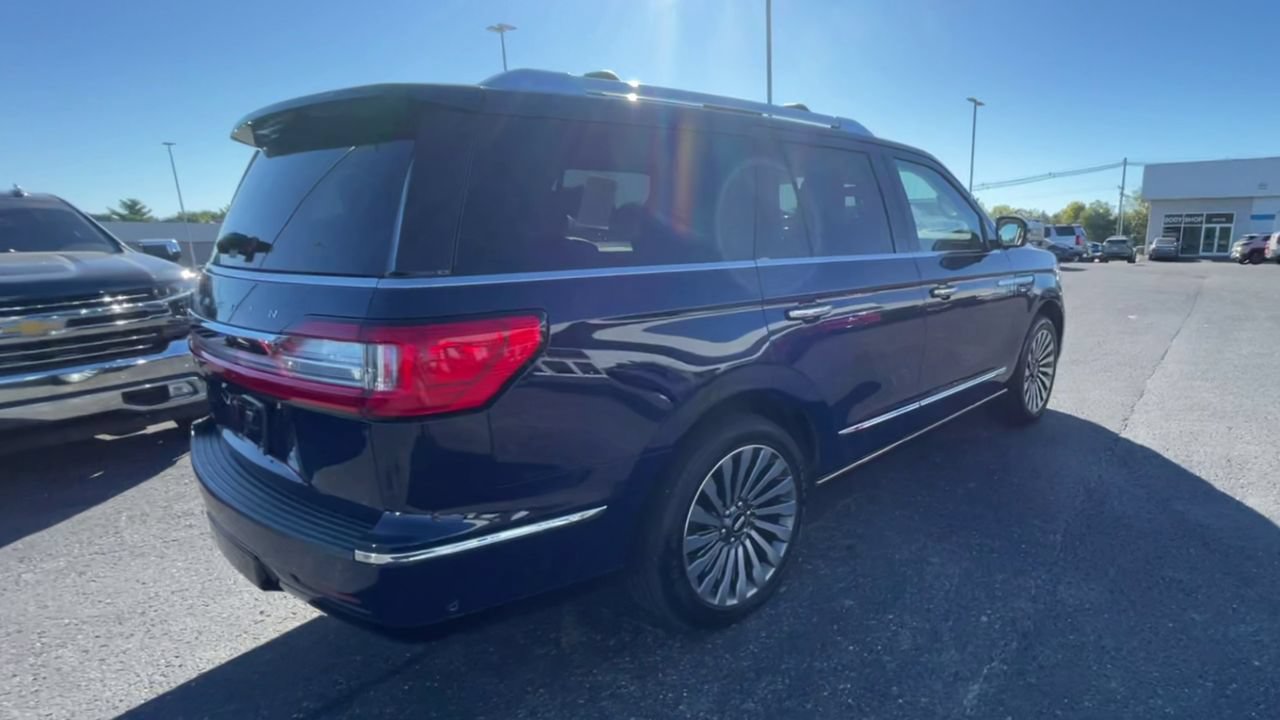 Used 2018 Lincoln Navigator Reserve w/ Technology Package AWD/4WD image 9