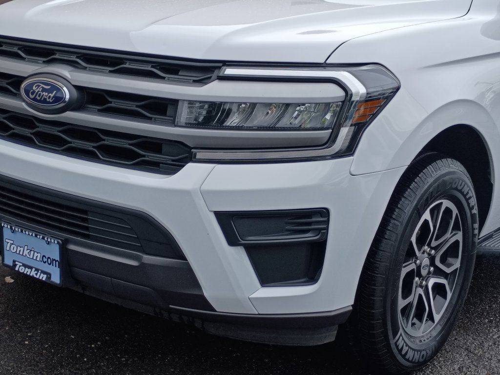 Used 2024 Ford Expedition XLT AWD/4WD image 10