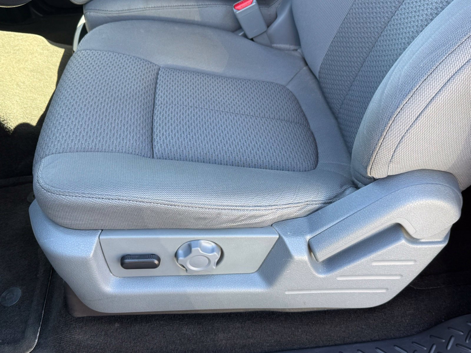 Used 2013 Ford F150 XLT w/ Luxury Equipment Group AWD/4WD image 2