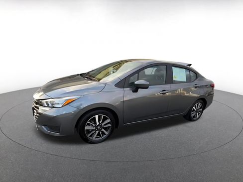 Used 2025 Nissan Versa SV FWD image 7