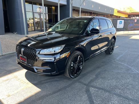 New 2026 Lincoln Corsair Premiere image 3