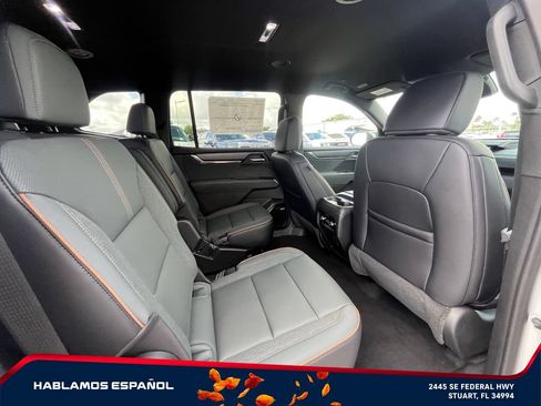 New 2026 GMC Acadia AT4 w/ Luxury Package AWD/4WD image 19