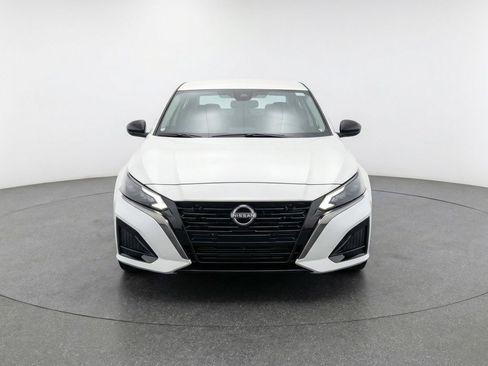 Used 2025 Nissan Altima 2.5 SV image 2