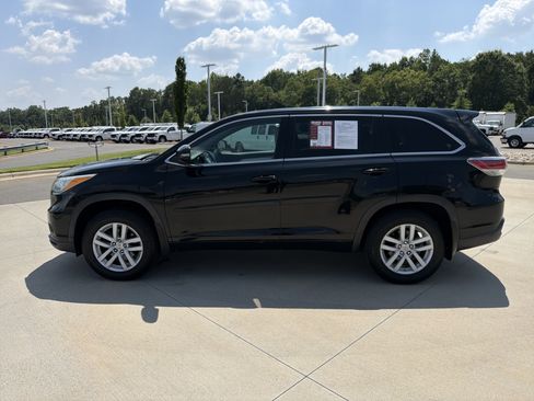 Used 2015 Toyota Highlander LE AWD/4WD image 7