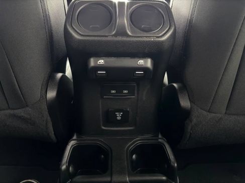Used 2021 Jeep Wrangler Unlimited Sahara w/ Uconnect 4C Nav & Sound Group AWD/4WD image 25
