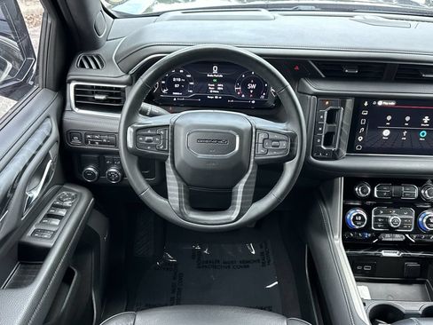 Used 2023 GMC Yukon Denali RWD image 14
