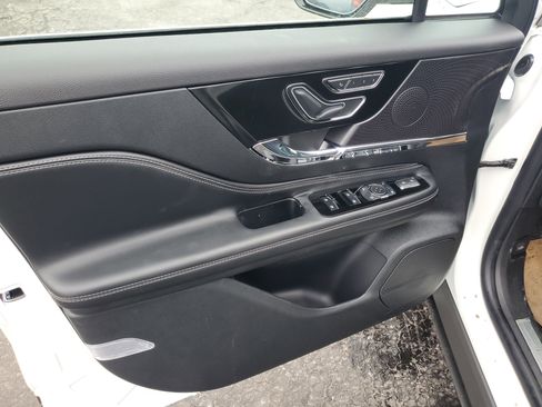 New 2026 Lincoln Corsair Premiere image 8