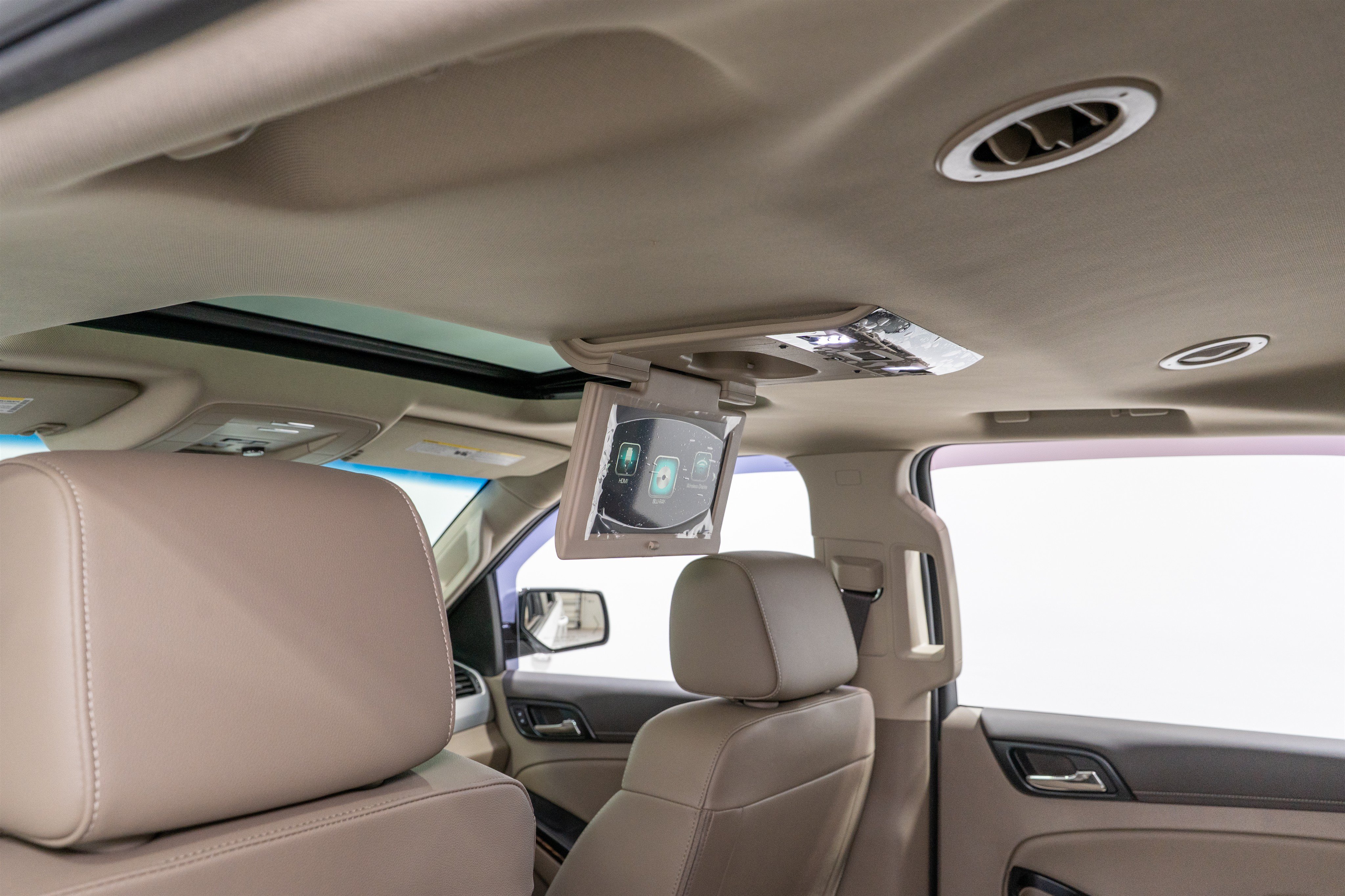 Used 2019 GMC Yukon SLT w/ Premium Edition AWD/4WD image 32