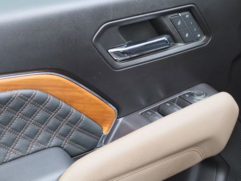 Certified 2023 GMC Canyon Denali w/ Denali Black Edition image 22