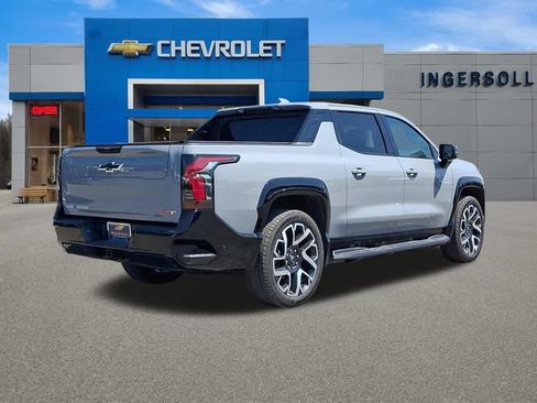 Used 2025 Chevrolet Silverado EV RST AWD/4WD image 27