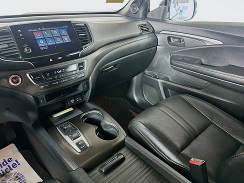 Used 2023 Honda Passport TrailSport image 23