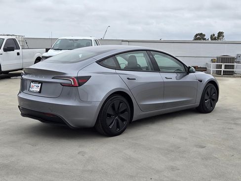 Used 2025 Tesla Model 3 Long Range RWD image 4