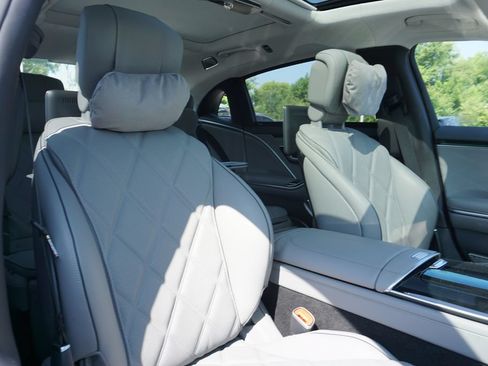 Certified 2023 Mercedes-Benz Maybach S 680 4MATIC image 66