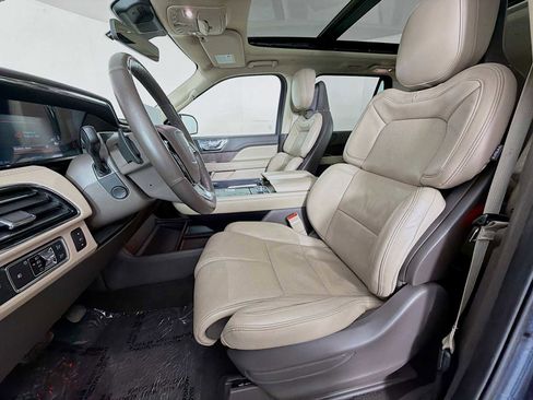 Used 2022 Lincoln Navigator Reserve AWD/4WD image 11