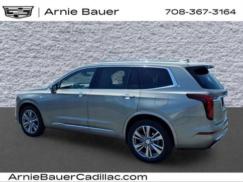 Certified 2022 Cadillac XT6 Premium Luxury w/ Technology Package AWD/4WD image 8