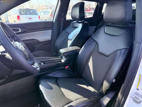 Used 2024 Jeep Compass Latitude image 15