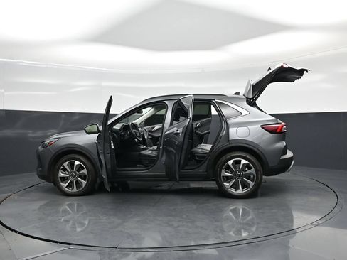 Used 2023 Ford Escape Platinum AWD/4WD image 34