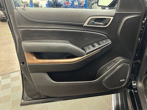 Used 2019 GMC Yukon Denali w/ Denali Ultimate Package AWD/4WD image 16