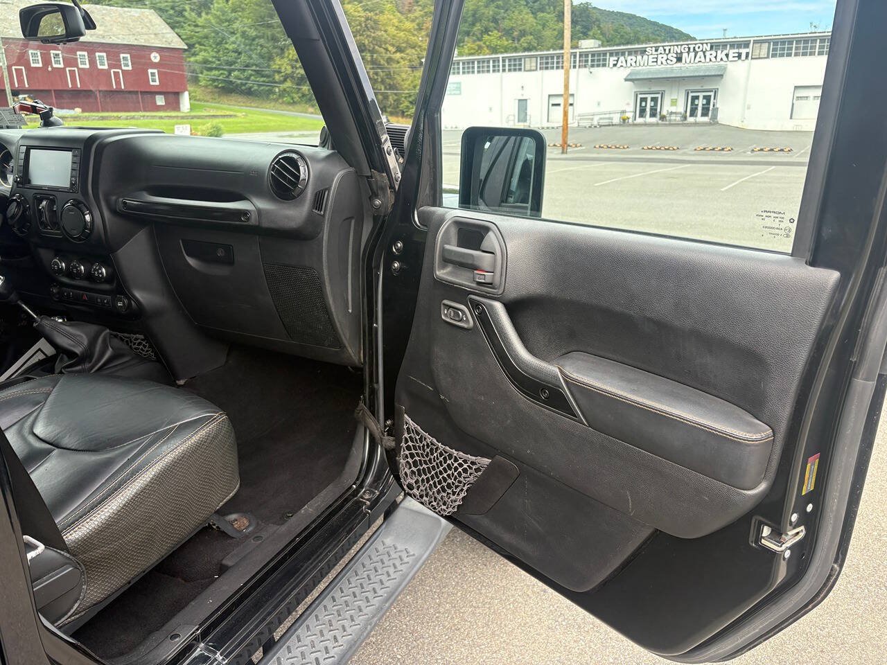 Used 2014 Jeep Wrangler Unlimited Sahara AWD/4WD image 20