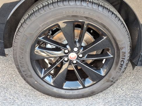 Used 2022 Jaguar F-PACE S image 10